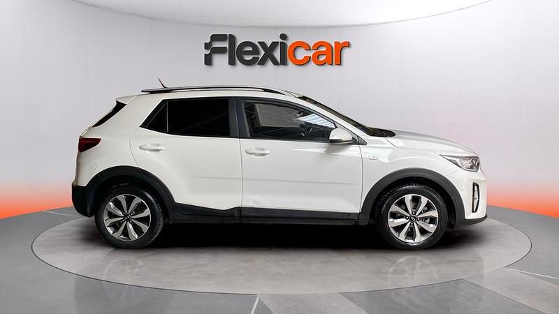 Usado Kia Stonic 101 CV (74 kW) 2021 Blanco SUV