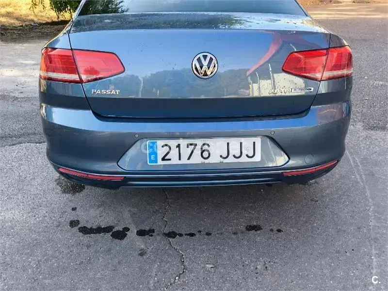 Usado VW Passat Advance 150 CV (110 kW) 2015 Azul Berlina