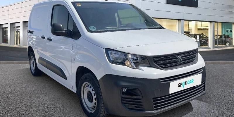 Usado Peugeot Partner 99 CV (72 kW) 2021 Blanco Monovolumen