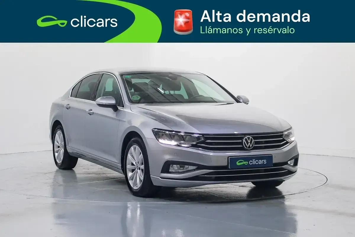 Usado VW Passat Executive 150 CV (110 kW) 2021 Gris / plata Berlina