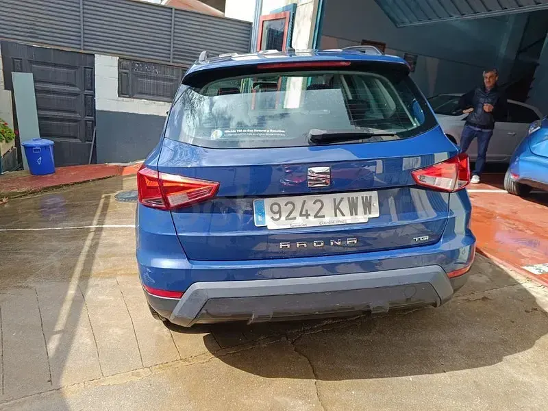 Usado Seat Arona Style 90 CV (66 kW) 2019 Azul SUV
