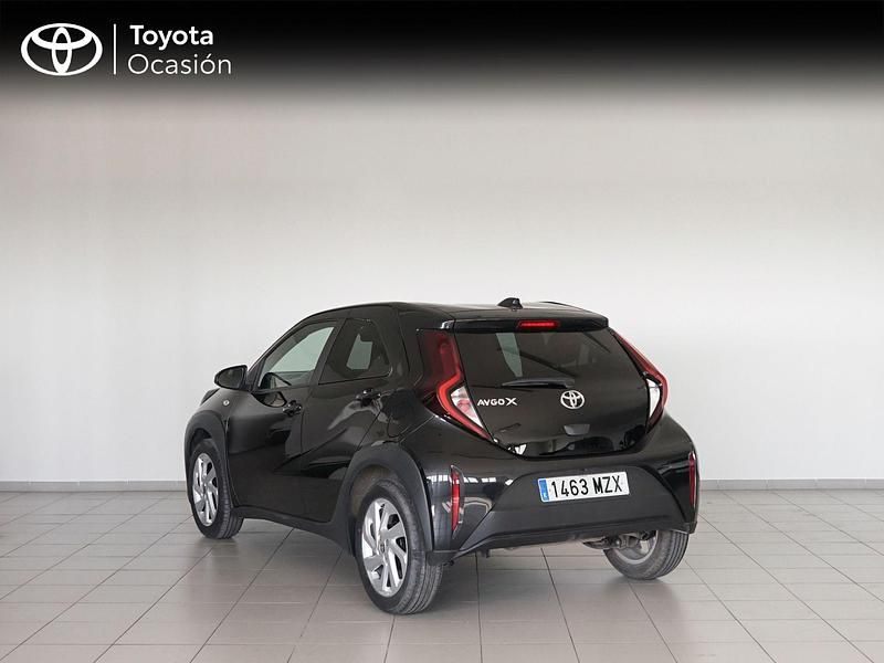 Usado Toyota Aygo X Play 72 CV (52 kW) 2025 Negro SUV