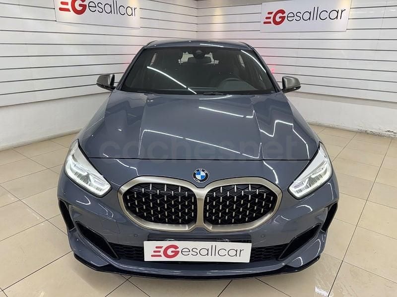 Usado BMW M135 Comfort Edition 306 CV (225 kW) 2023 Gris / plata Utilitario