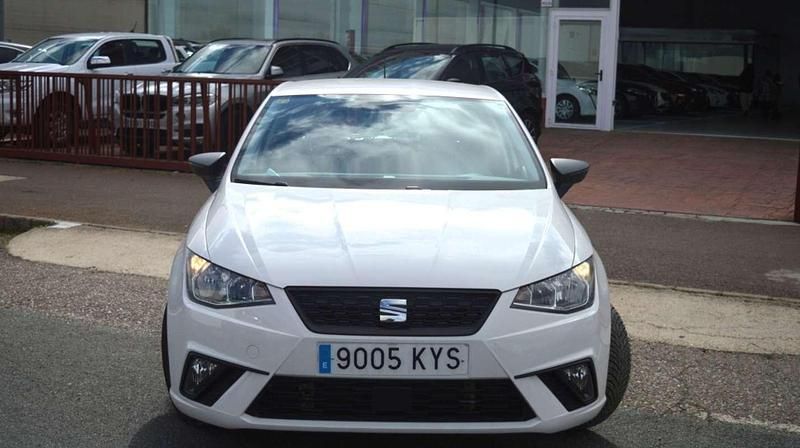Używany Seat Ibiza Reference 80 KM (58 kW) 2019 Biały Hatchback