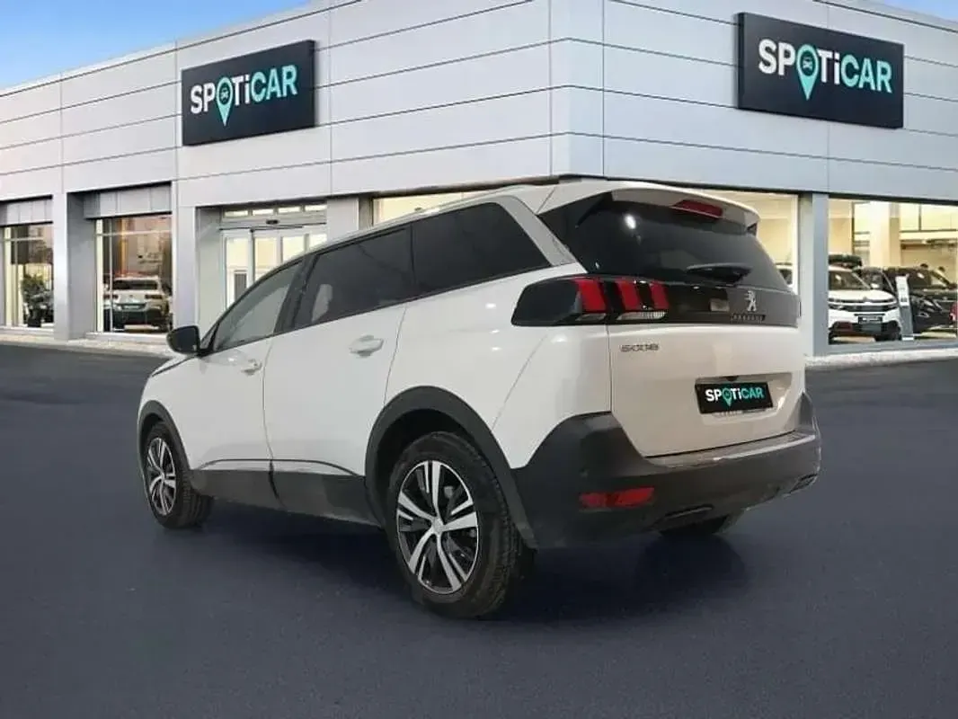 Usado Peugeot 5008 Allure 131 CV (96 kW) 2023 Blanco SUV