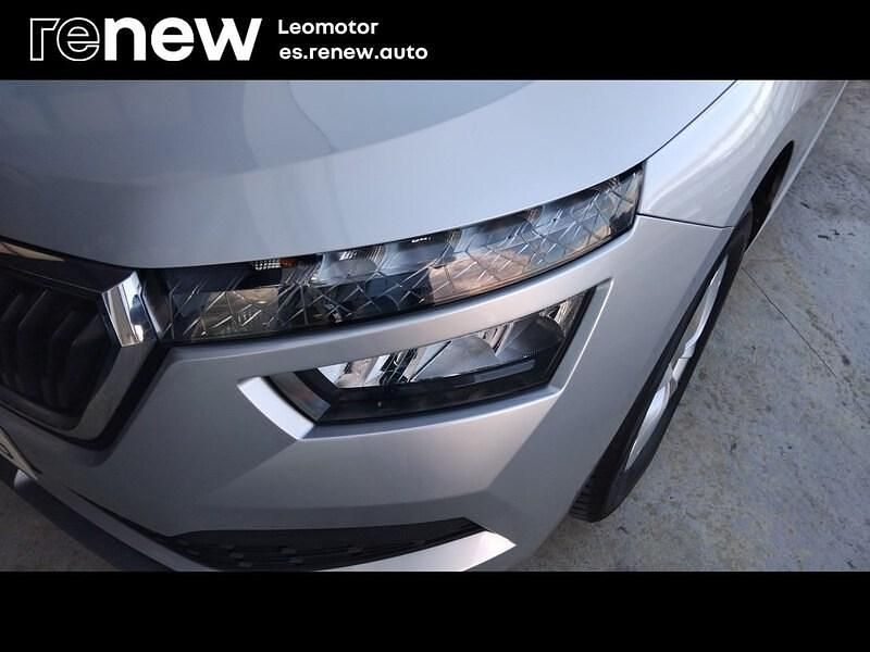 Usado Skoda Kamiq Ambition 95 CV (69 kW) 2022 Gris SUV