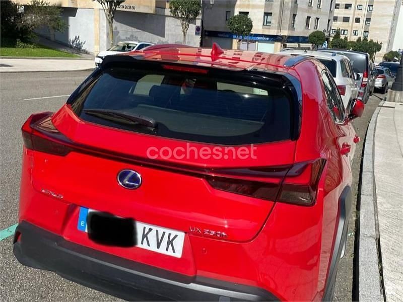 Usado Lexus UX Executive Line 184 CV (135 kW) 2019 Rojo SUV