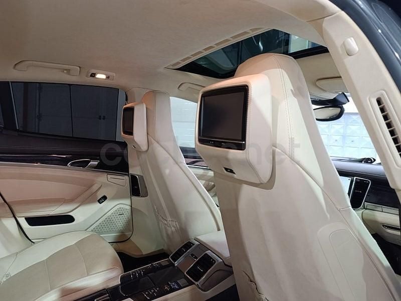 Usado Porsche Panamera 440 CV (323 kW) 2015 Gris / plata Berlina