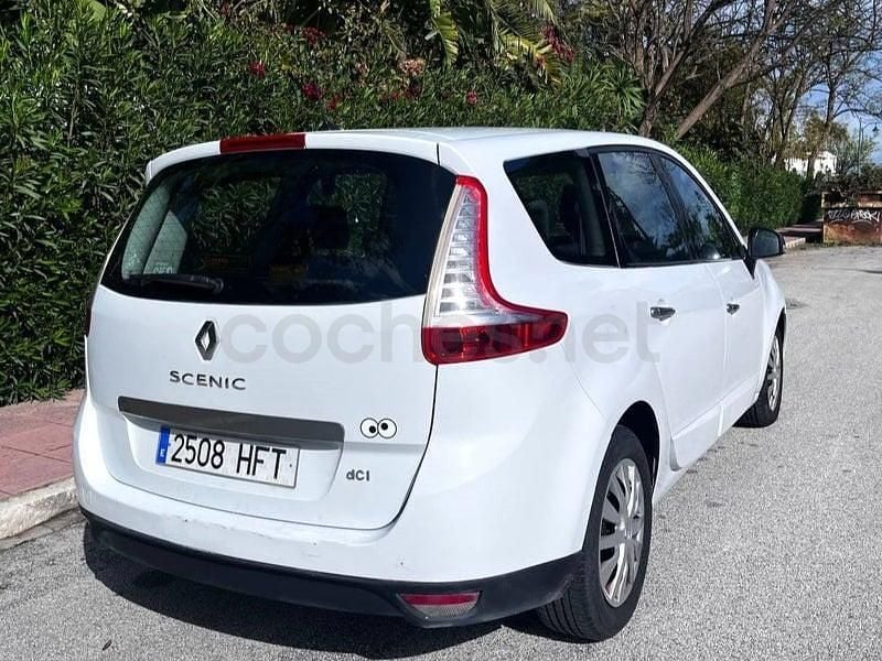 Usado Renault Scénic III Dynamique 110 CV (80 kW) 2011 Blanco Monovolumen