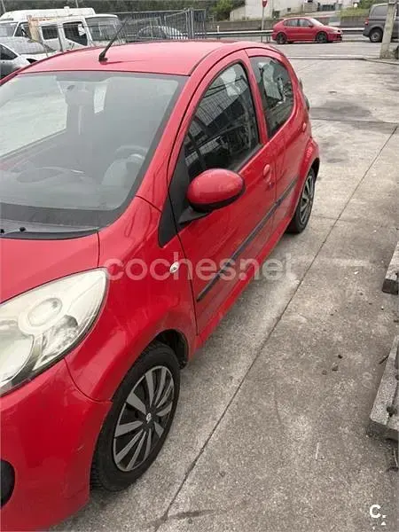 Usado Citroën C1 68 CV (50 kW) 2008 Rojo Utilitario