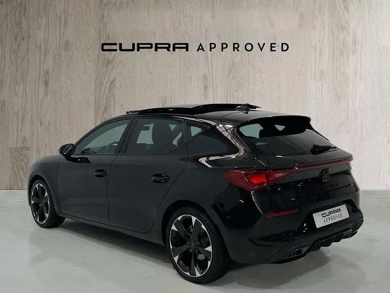 Usado Cupra Leon 150 HP (110 kW) 2024 Preto Sedan