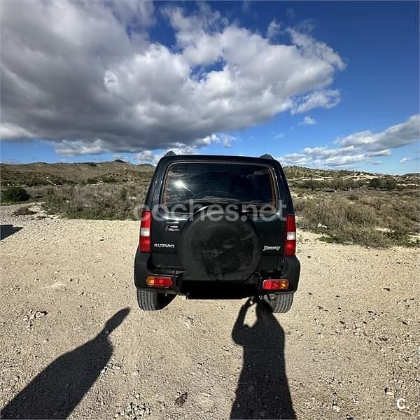 Usado Suzuki Jimny 85 CV (62 kW) 2009 Negro SUV
