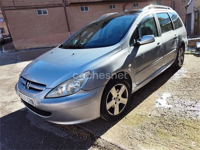 Usado Peugeot 307 110 CV (80 kW) 2004 Gris / plata Familiar