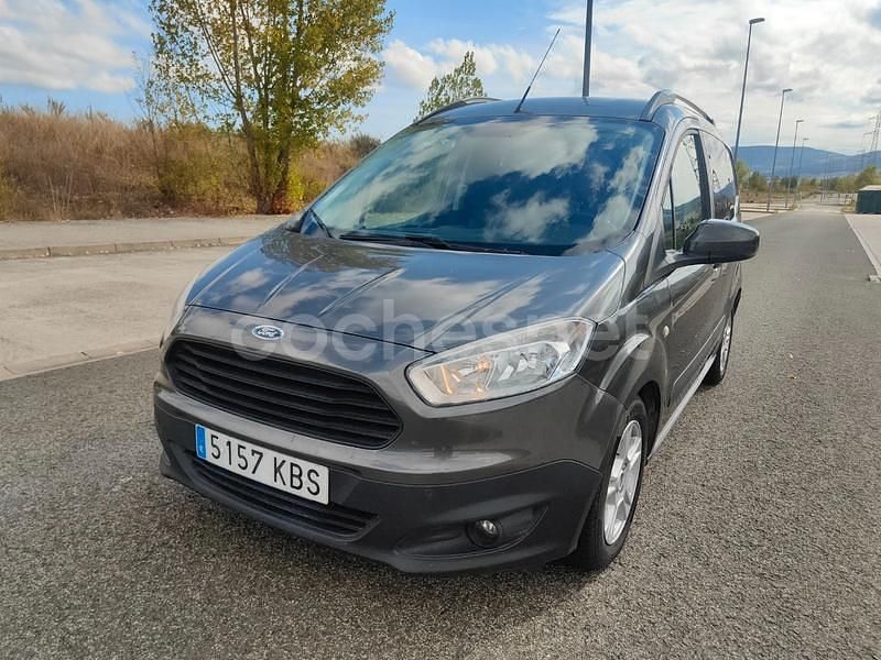 Gris / plata Usado 2017 Ford Tourneo Courier Ambiente Monovolumen | 7990 € (Precio justo) - Imagen 1/4
