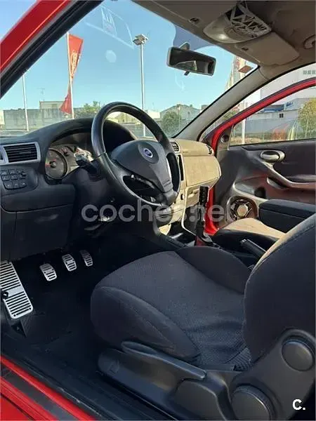 Usado Fiat Stilo 140 CV (102 kW) 2005 Rojo Berlina