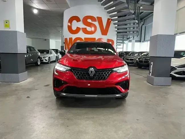 Usado Renault Arkana Techno 145 CV (106 kW) 2024 Rojo SUV