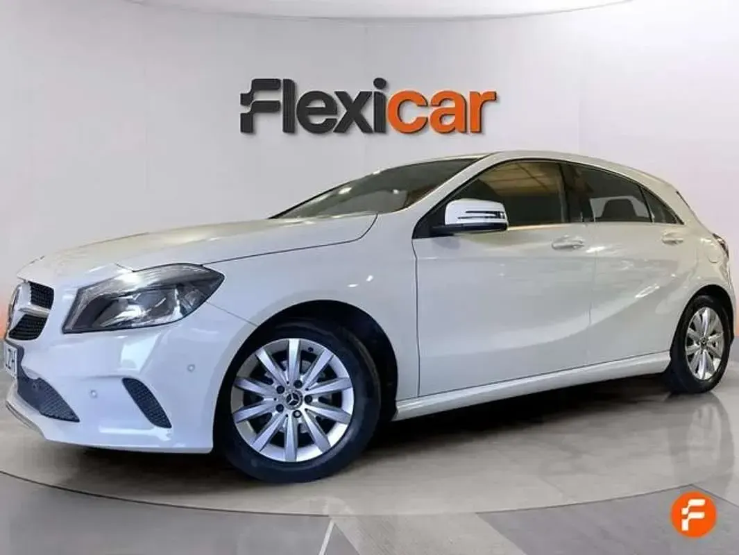 Usado Mercedes A180 109 CV (80 kW) 2017 Blanco Utilitario