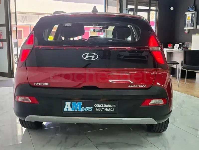Usado Hyundai Bayon 84 CV (61 kW) 2023 Granate SUV