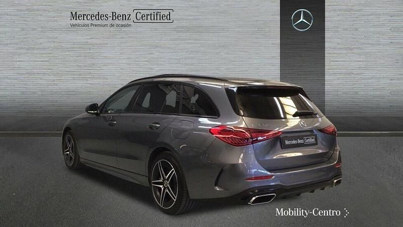 Usado Mercedes C300 AMG line 312 CV (229 kW) 2024 Selenitgrey  metallic paint Familiar