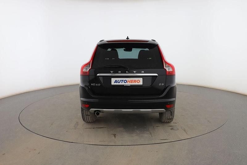 Käytetty Volvo XC60 Kinetic 135 HP (99 kW) 2014 Musta Katumaasturi