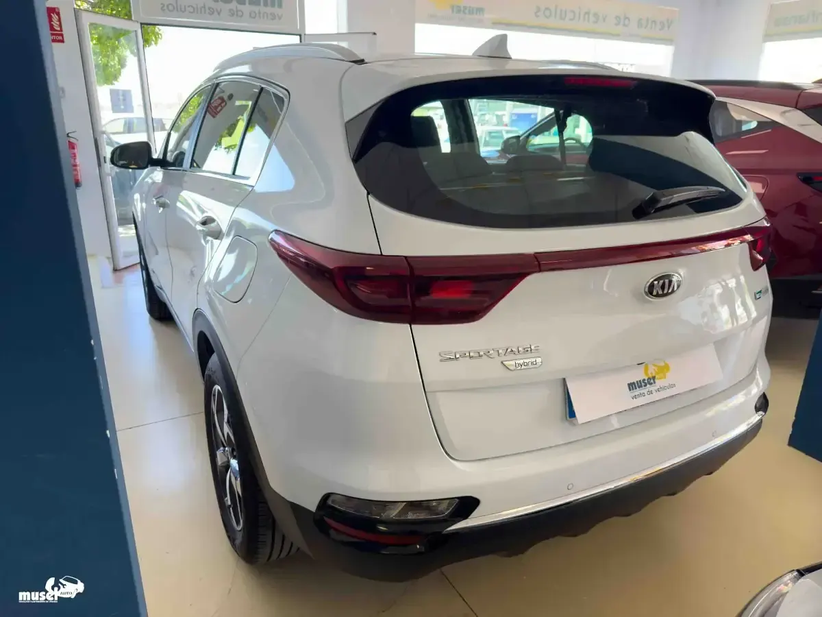 Usado Kia Sportage 136 CV (100 kW) 2021 Blanco SUV