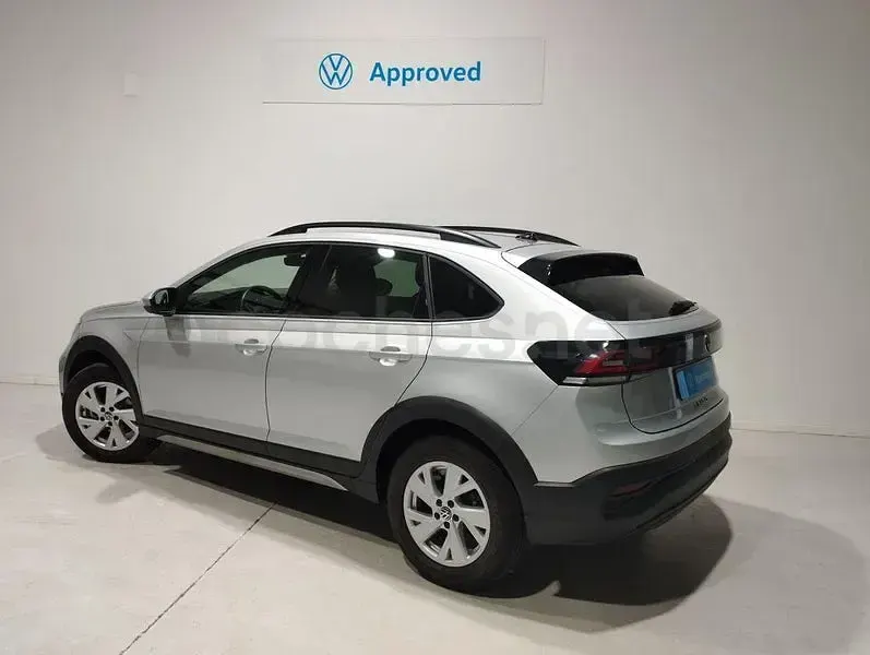 Usado VW Taigo Life 110 CV (80 kW) 2023 Gris plata SUV