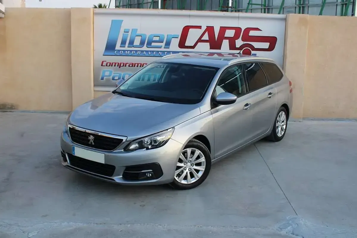 Begagnad Peugeot 308 SW Style 99 HK (72 kW) 2020 Grå Kombi
