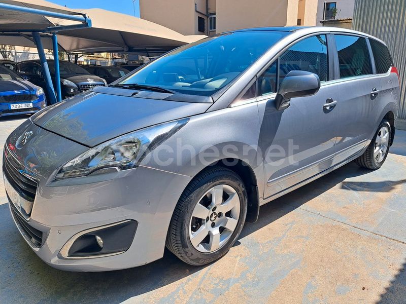 Gris / plata Usado 2016 Peugeot 5008 Allure Monovolumen | 6990 € (Super precio) - Imagen 1/4