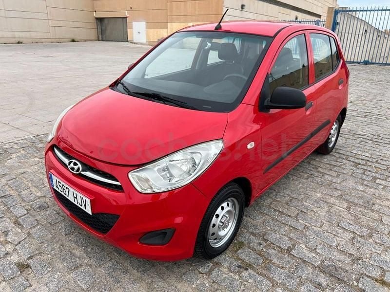 Usado Hyundai i10 Classic 69 CV (50 kW) 2012 Rojo Utilitario