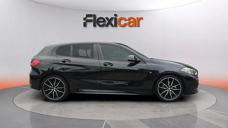 Usado BMW 118 136 CV (100 kW) 2022 Negro Utilitario
