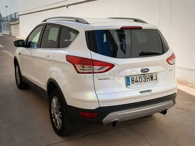 Usado Ford Kuga Titanium 150 CV (110 kW) 2014 Blanco SUV