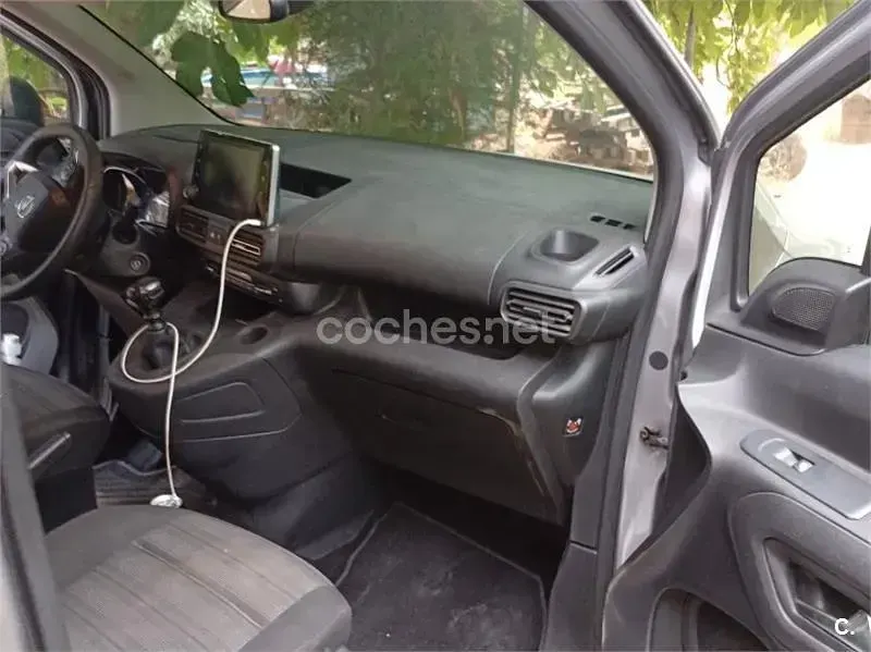 Usado Opel Combo Life Edition 102 CV (75 kW) 2021 Gris / plata Monovolumen