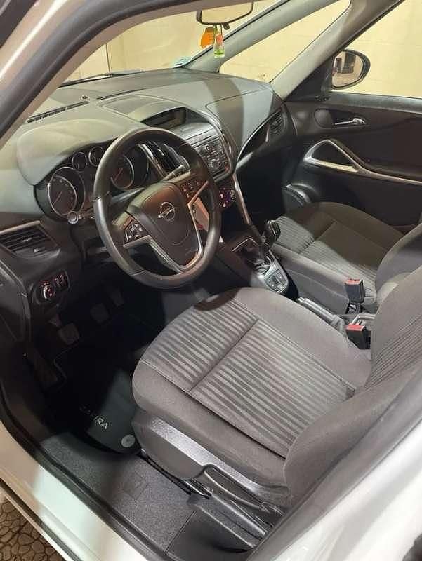Usado Opel Zafira Tourer Selective 140 CV (102 kW) 2015 Blanco Monovolumen