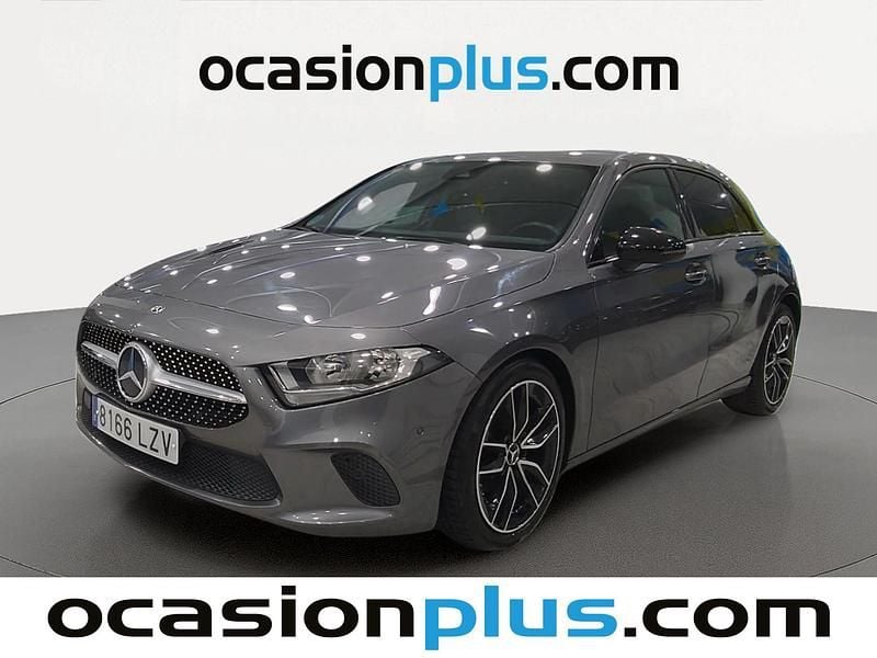 Usado Mercedes A180 116 CV (85 kW) 2019 Gris Utilitario