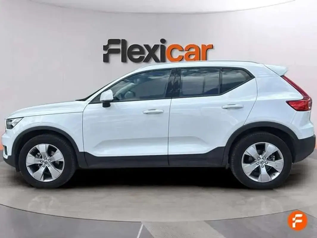 Usado Volvo XC40 Momentum 129 CV (94 kW) 2021 Blanco SUV
