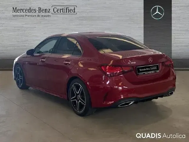 Usado Mercedes A180 136 CV (100 kW) 2023 Manufaktur rojo patagonia