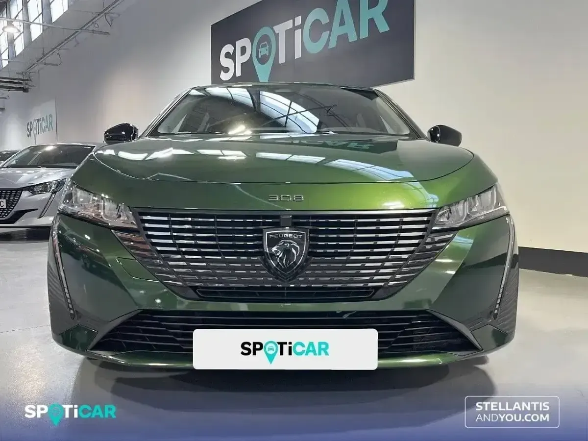 Usado Peugeot 308 Allure 130 CV (95 kW) 2022 Verde Berlina
