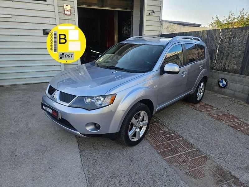 Gris Usado 2008 Mitsubishi Outlander Invite SUV | 8490 € (Precio justo) - Imagen 1/4