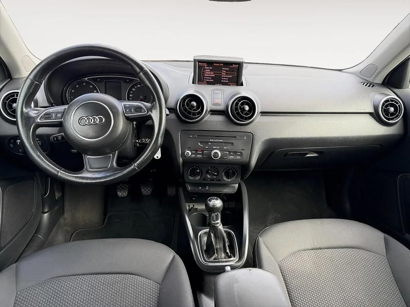Usado Audi A1 Sportback Attraction 86 CV (63 kW) 2012 Blanco Utilitario