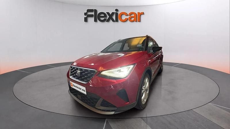 Usado Seat Arona FR 110 CV (80 kW) 2023 Rojo SUV