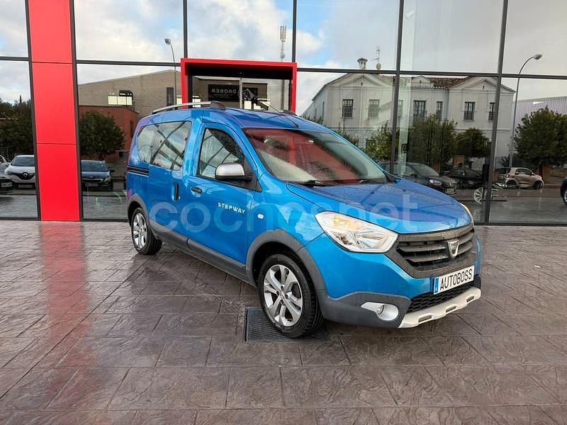 Usado Dacia Dokker Ambiance 116 CV (85 kW) 2015 Azul Monovolumen