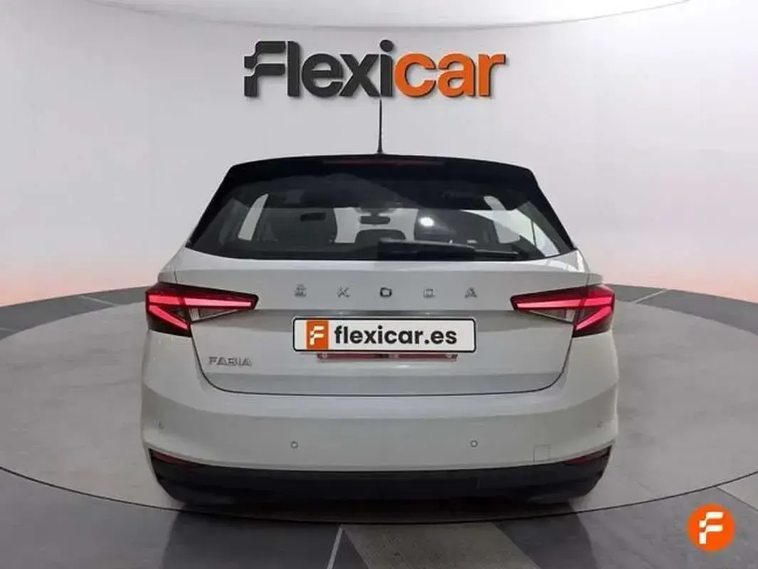 Usado Skoda Fabia 150 CV (110 kW) 2024 Blanco Utilitario