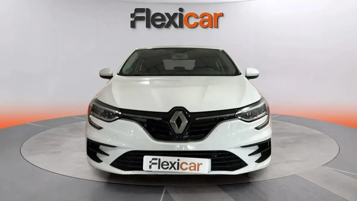 Usado Renault Mégane II Intens 115 CV (84 kW) 2022 Blanco Berlina