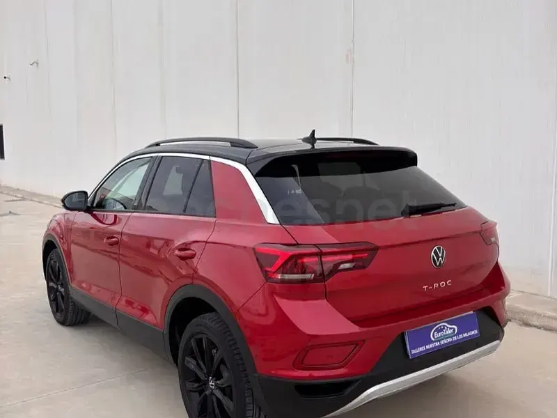 Usado VW T-Roc 110 CV (80 kW) 2023 Granate SUV
