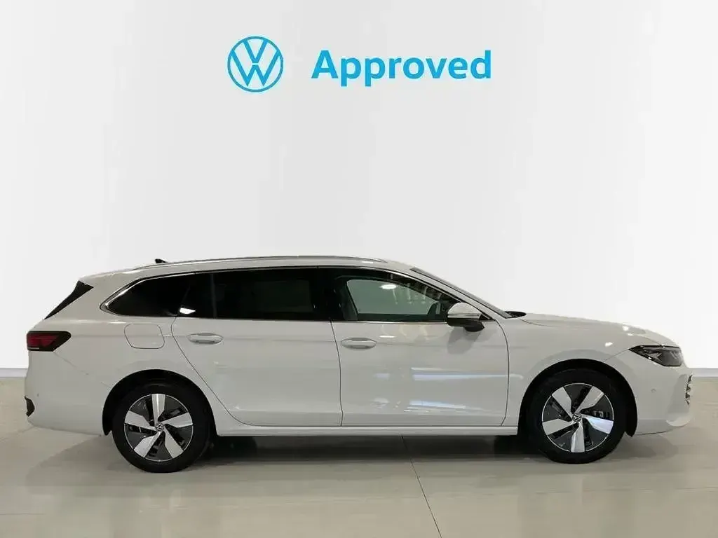 Begagnad VW Passat Business 272 HK (200 kW) 2024 Vit Kombi