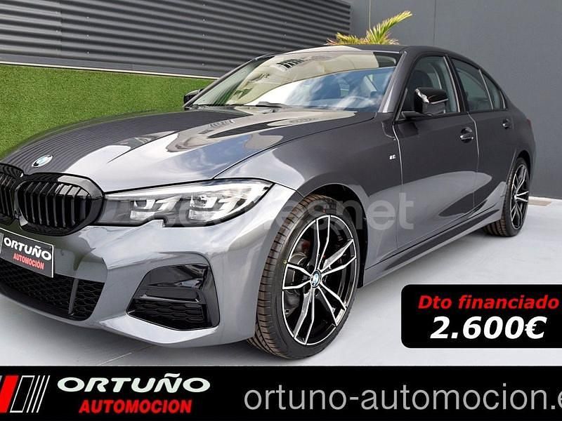 Gris / plata Usado 2021 BMW 318 Comfort Edition Berlina | 33.490 € (Caro) - Imagen 1/4