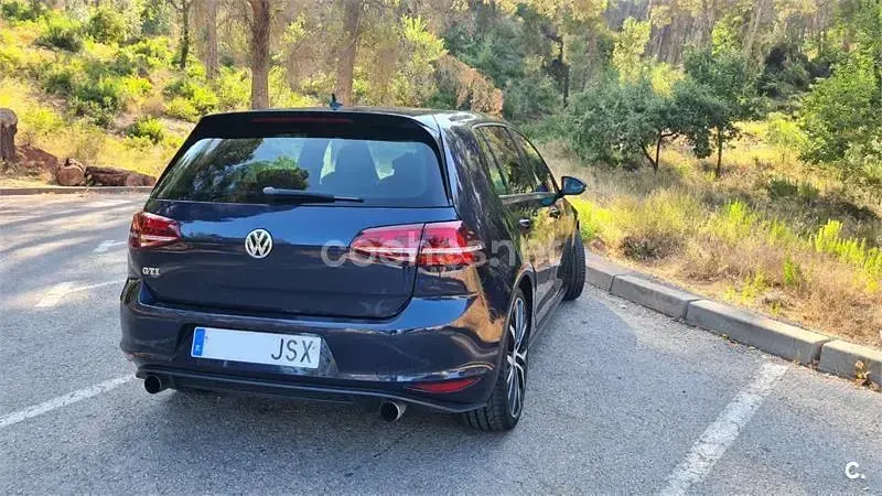 Usado VW Golf VII GTI 230 CV (169 kW) 2016 Azul Berlina