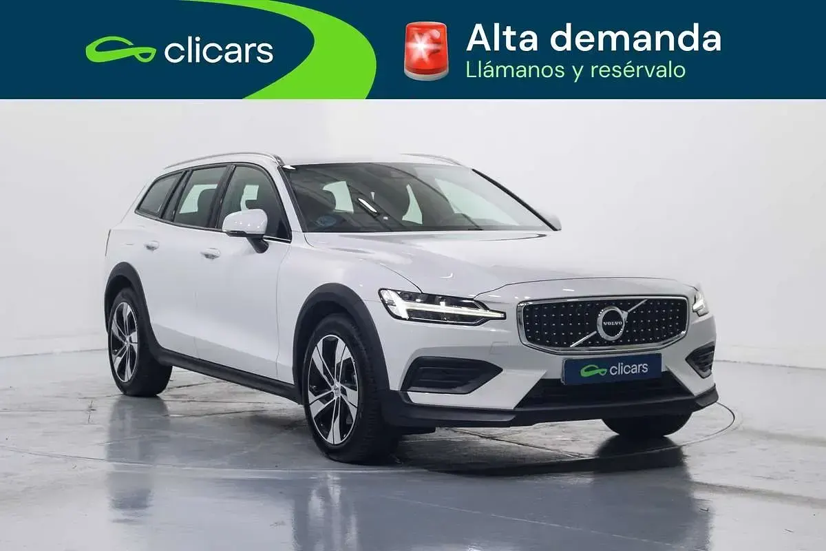 Usado Volvo V60 CC Core 197 CV (144 kW) 2022 Blanco Familiar