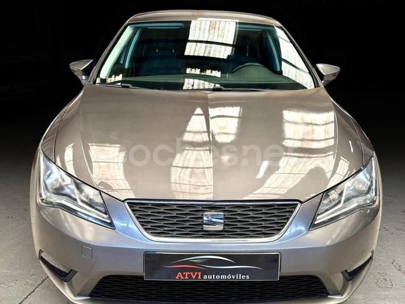 Usado Seat Leon Style 150 CV (110 kW) 2015 Gris / plata Berlina