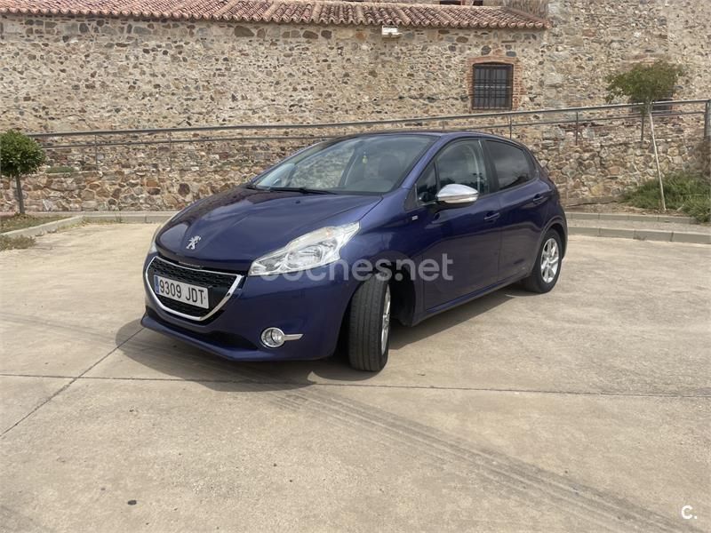 Usado Peugeot 208 Style 92 CV (67 kW) 2015 Azul Utilitario